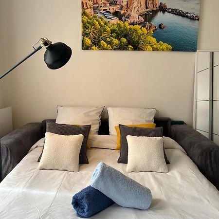 Grand Studio Lumineux En Plein Coeur De แวร์ซาย ภายนอก รูปภาพ